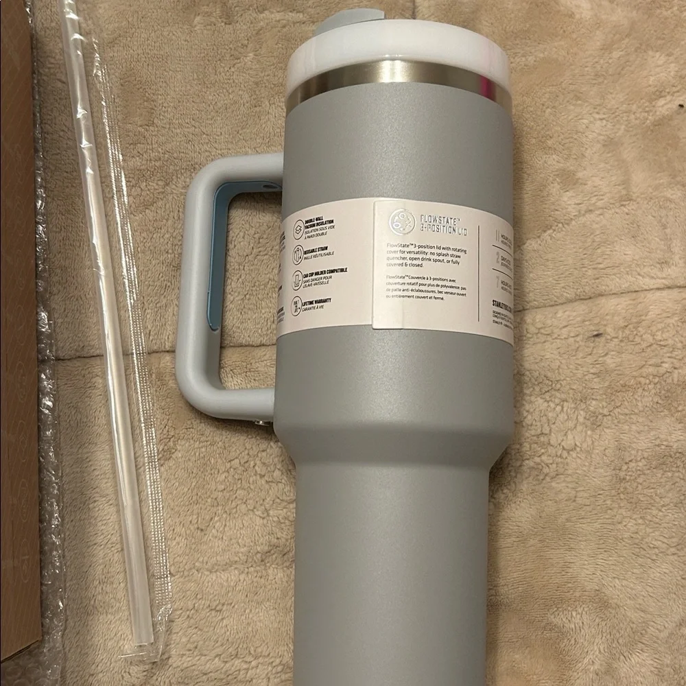 New 40 Oz Stanley Grey Quencher Travel Tumbler H2.0 Handle and Straw 1.18L - Picture 3 of 4
